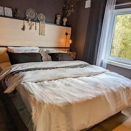 Nyoppusset Hus Med Utsikt. Villa