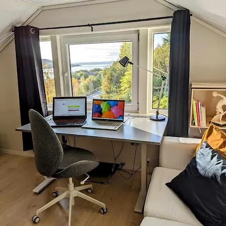 Nyoppusset Hus Med Utsikt. Βίλα *