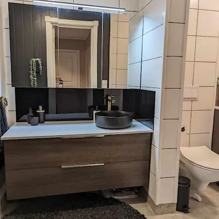 Nyoppusset Hus Med Utsikt. Βίλα Steinkjer