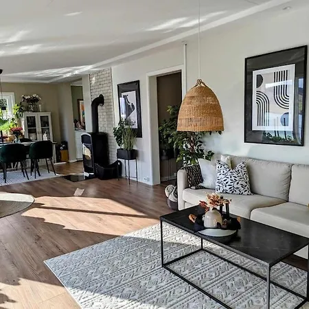 Nyoppusset Hus Med Utsikt. Steinkjer