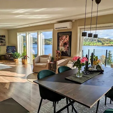 Villa Nyoppusset Hus Med Utsikt. Steinkjer